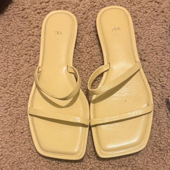 Zara Women's Light Yellow Sandals - Picture 1 of 2